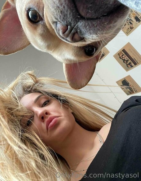 zierliche brünette nur fans xxx kunst bilder