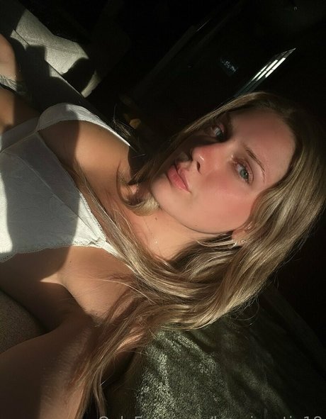 asiatische top-onlyfans nacktheit schöne foto