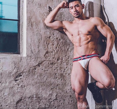 nacktstrip onlyfans hübsche erwachsene archiv