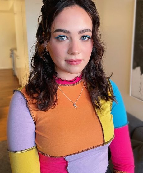Mary Mouser schöne top galerien