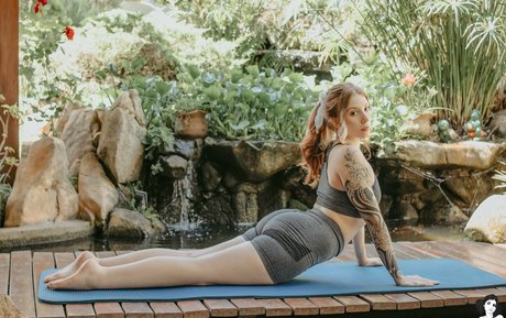 Rebecca Majak xxx kostenlose bild