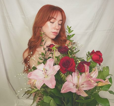 Ana Saia model nackte galerie