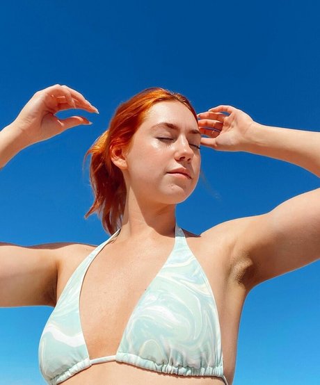 Ana Saia model hd bild