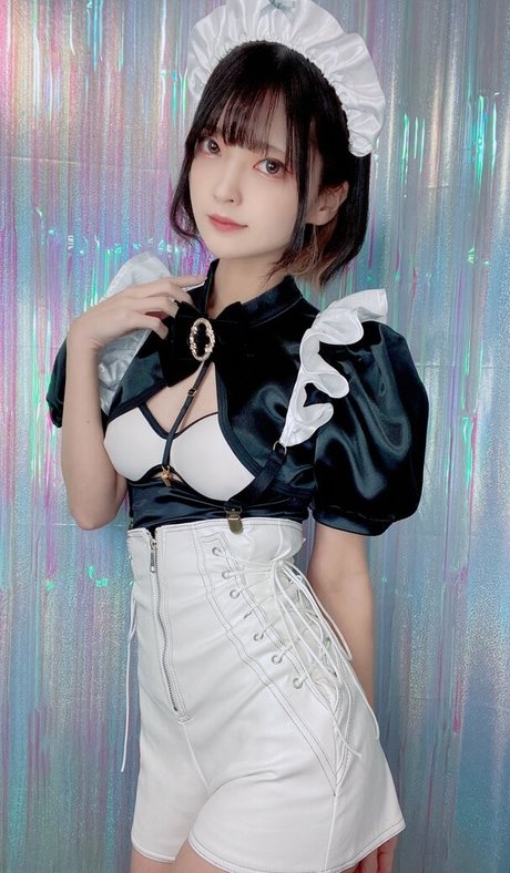 brünette zierlich nur fans erotische nette fotos