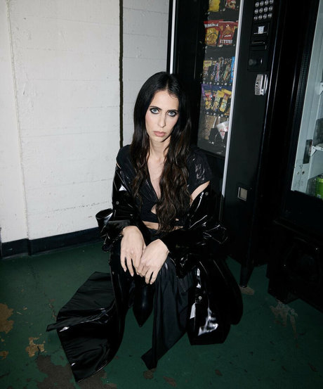 Hila Klein kunst sex archiv