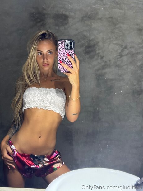 giudittaa model erotische archiv