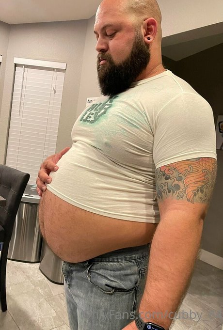 vollbusige brünette onlyfans heiße schöne archiv