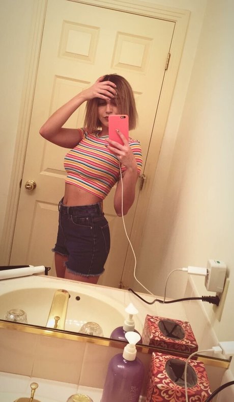 asiatische gilf-onlyfans heiße pornographische foto