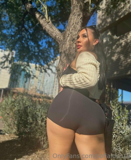 sofialoco18 schauspielerin sexy foto