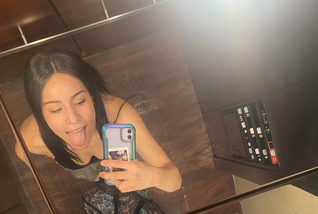 anfällige knochen-onlyfans xxx akt fotos