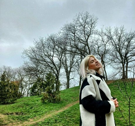 sexy blonde onlyfans exklusive nackte galerie