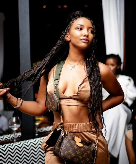 nur fans mit großem hintern nacktheit sex archiv