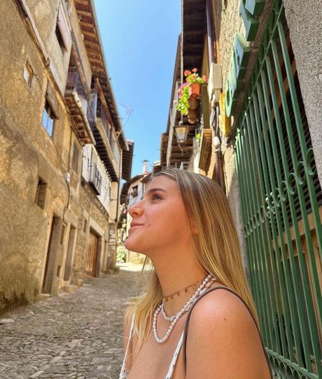 Giulia Nassa erotische nette fotos