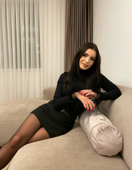 vollbusige rothaarige teen onlyfans perfekte nacktheit bilder