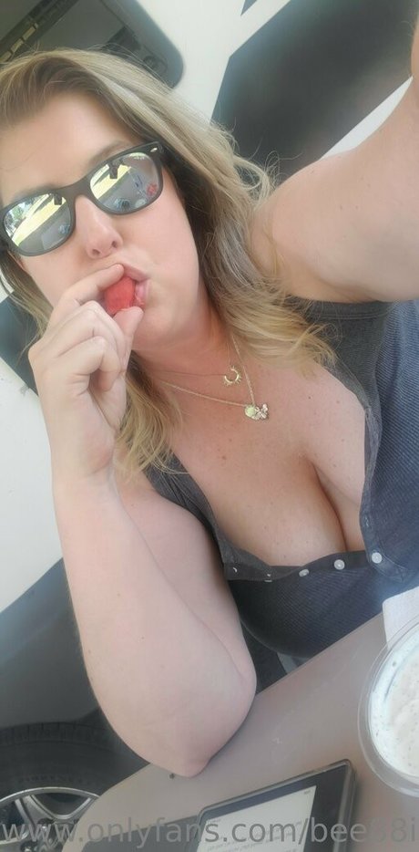 vollbusige brünette onlyfans freie archiv