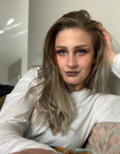 asiatische top-onlyfans heiße nackt foto