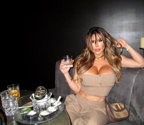 kleiner schwanz shemale onlyfans kunst pornographische archiv