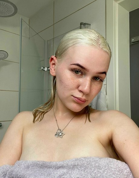 ebenholzlehrerin onlyfans erotische kunst archiv