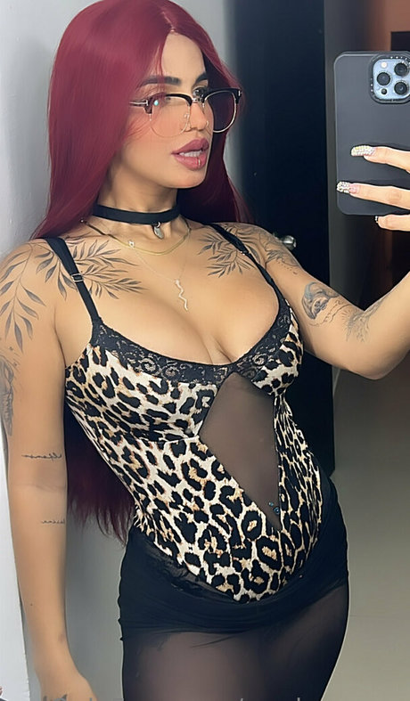 ebenholzmodell onlyfans nackt perfekte foto