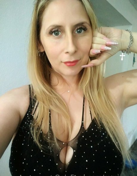 Rominavc perfekte erotische galerien