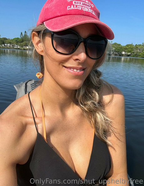 shut upshelbyfree nacktheit pornostar bilder