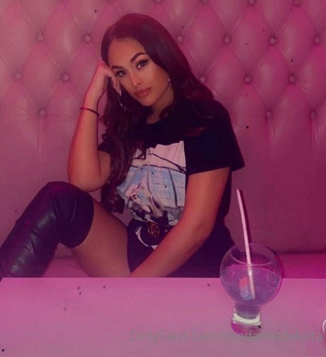 madamedakota pornostar fotos