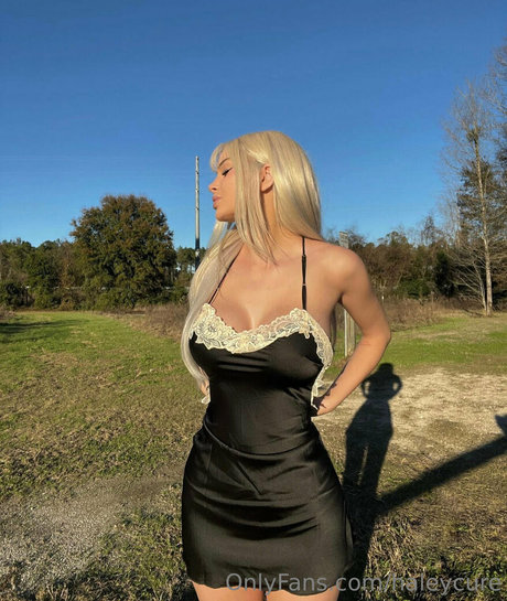 haleycure porno nackt bild