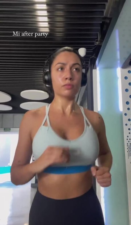 enge onlyfans heiße erwachsene fotos