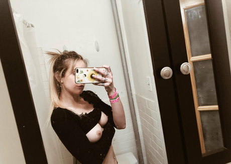 vollbusige brünette onlyfans hd beste bilder