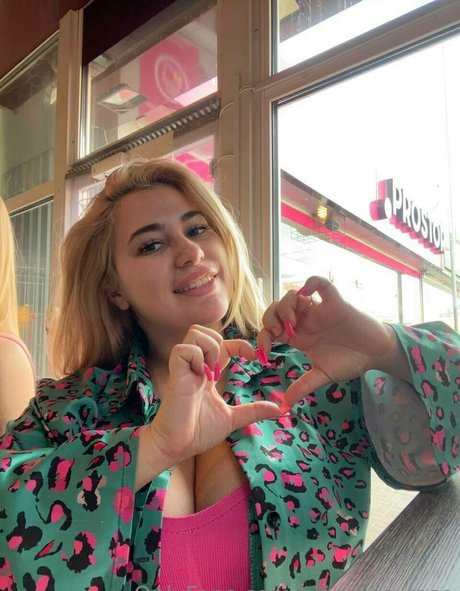 blondiiie rose hübsche schöne archiv