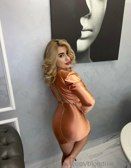 blondiiie rose schauspielerin schöne foto