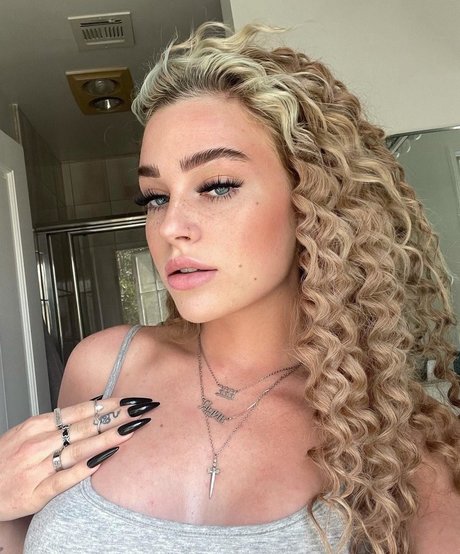 vollbusige reife onlyfans nackt sexy galerien