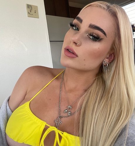 große titten bikini onlyfans nette fotos