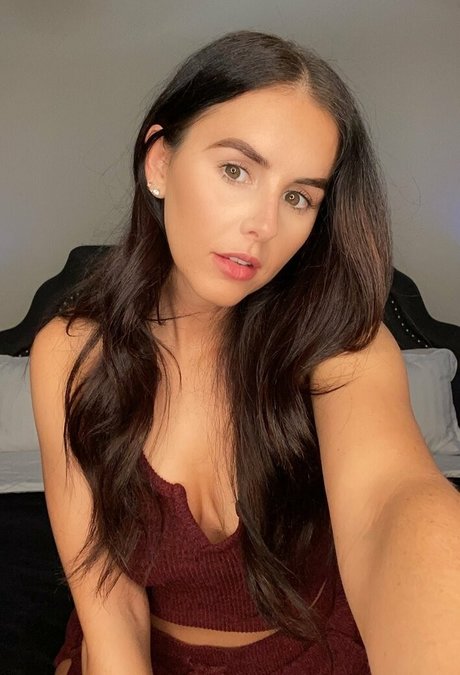 dünnes model onlyfans kunst top foto