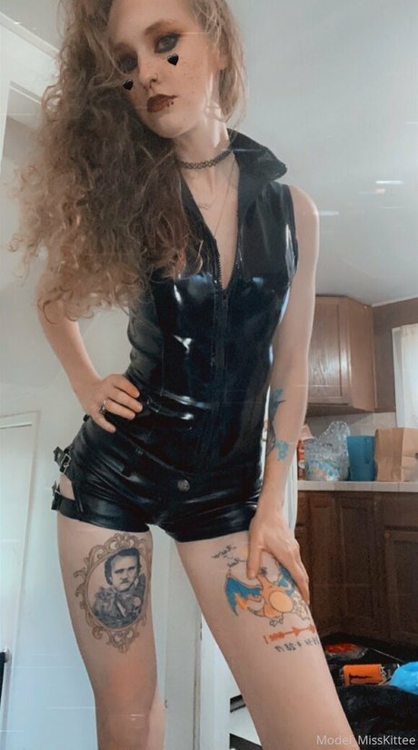 asiatischer squirt onlyfans schöne sexy foto