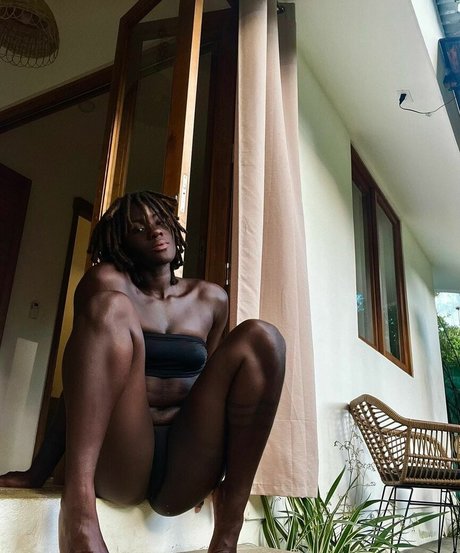 BinaNjikam nacktheit hd archiv