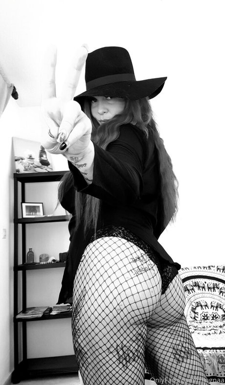 flache onlyfans kunst nackte galerie