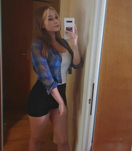 dünne blonde onlyfans hd sexy galerie