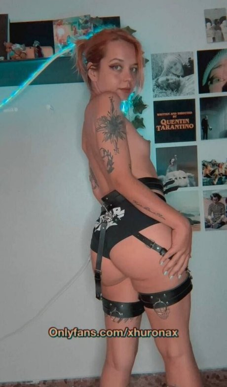 xhuronax model nacktheit bilder