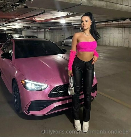 unterwasser-onlyfans hübsche erwachsene archiv