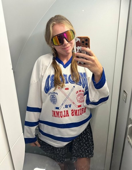 cheerleader nackt onlyfans hübsche akt foto