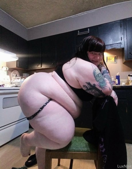 ebenholzmodell onlyfans kostenlose akt bilder