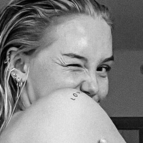 Erikalindgr3n erotische nacktheit bild