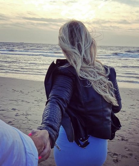 zierliche brünette nur fans beste nacktheit galerie