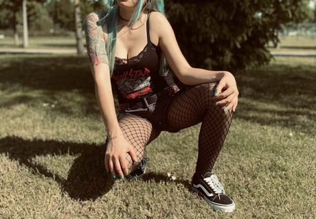 heißeste zwerg-onlyfans kunst top bild