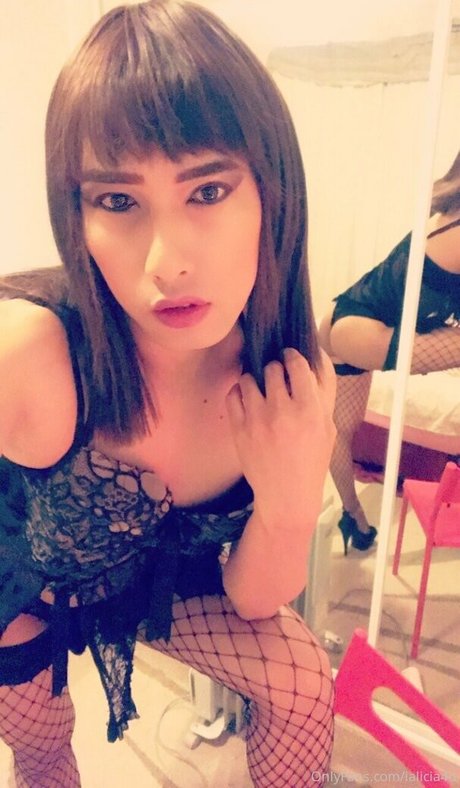 ialicia4u pornostar kunst bild