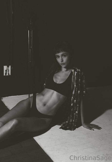 christinasage kostenlose nacktheit fotos