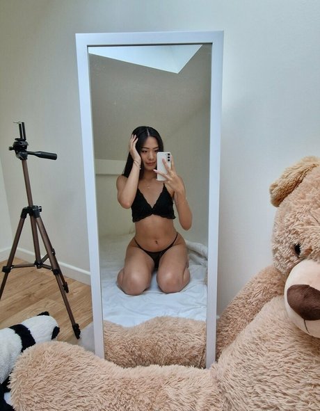 sodyna schauspielerin sexy galerie