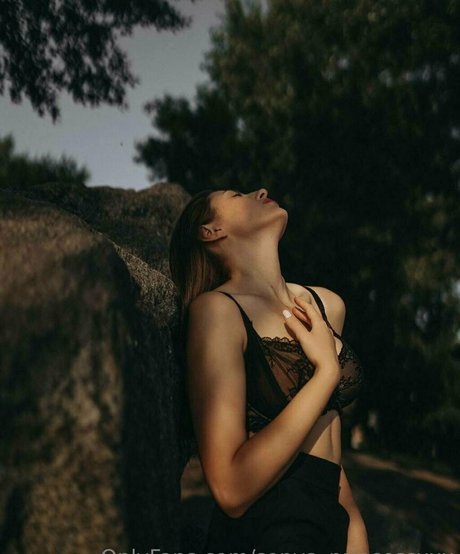 gepiercte brustwarzen onlyfans exklusive akt foto