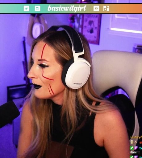 große titten college onlyfans xxx hübsche bild